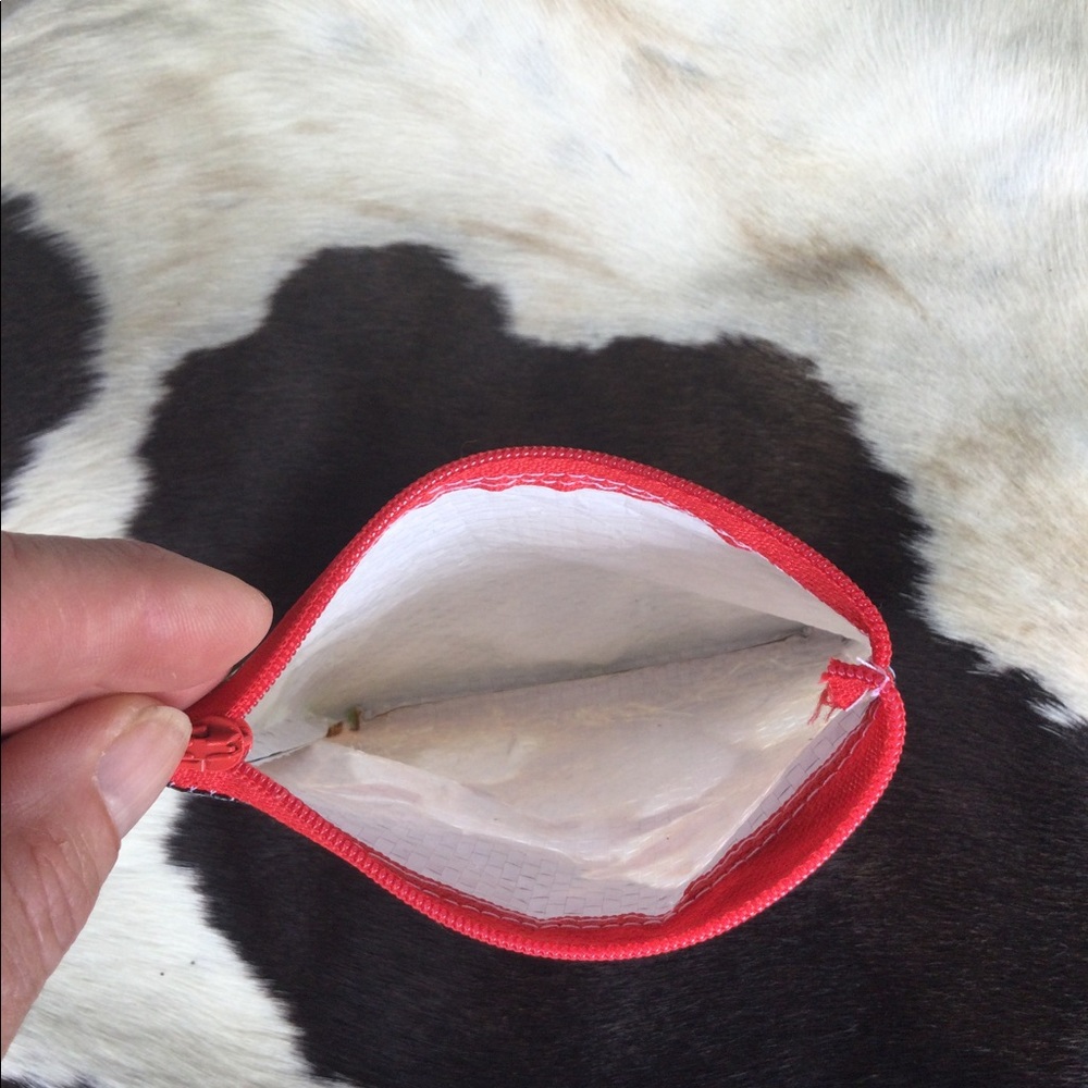 🎯SOLD🎯Upcycled feed sack zipper coin purse/pouch - Picture 4 of 4
